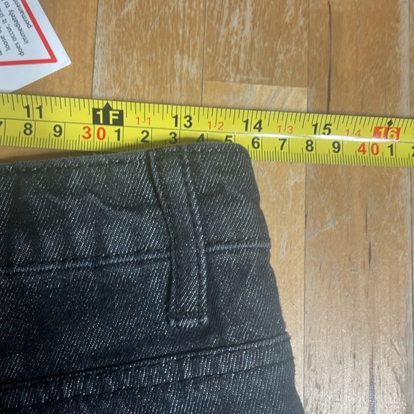 BNWT Boohoo Petite raw hem mom jeans - Picture 9 of 10